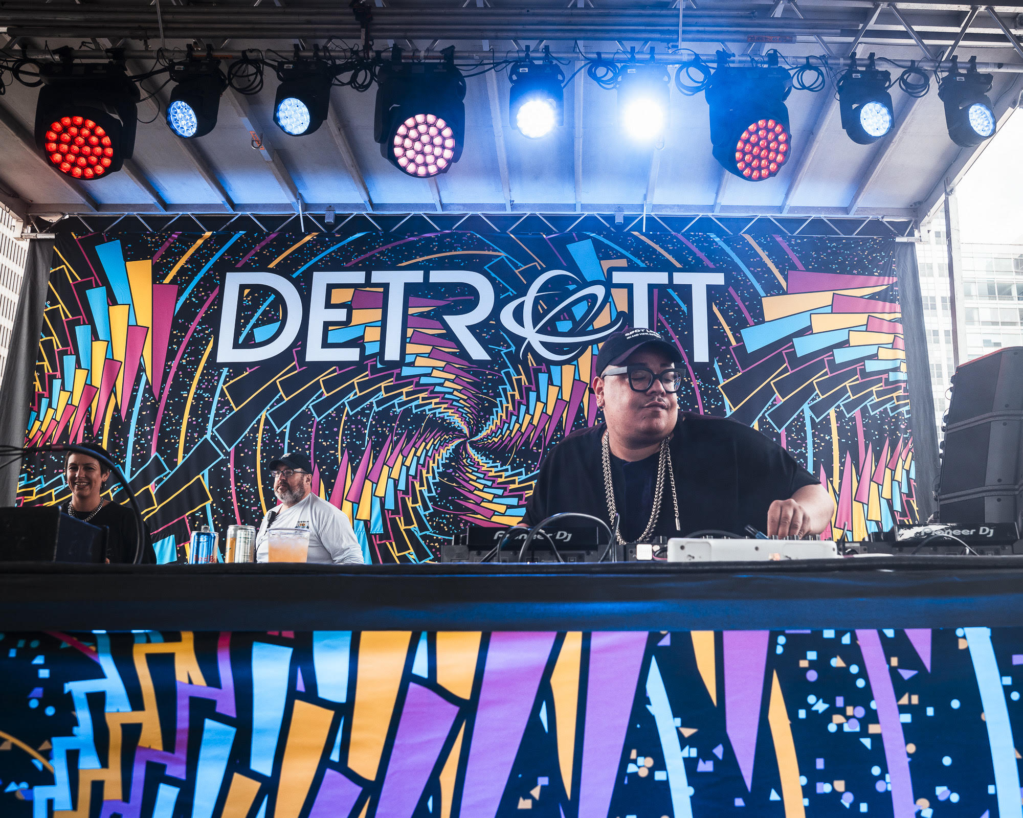 ArtistProfileAshtonSwintonLoren.EmanBates